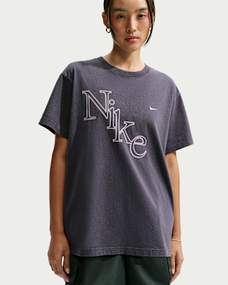 Nike Sportswear Classic Women's Oversized T-Shirt. Nike.com